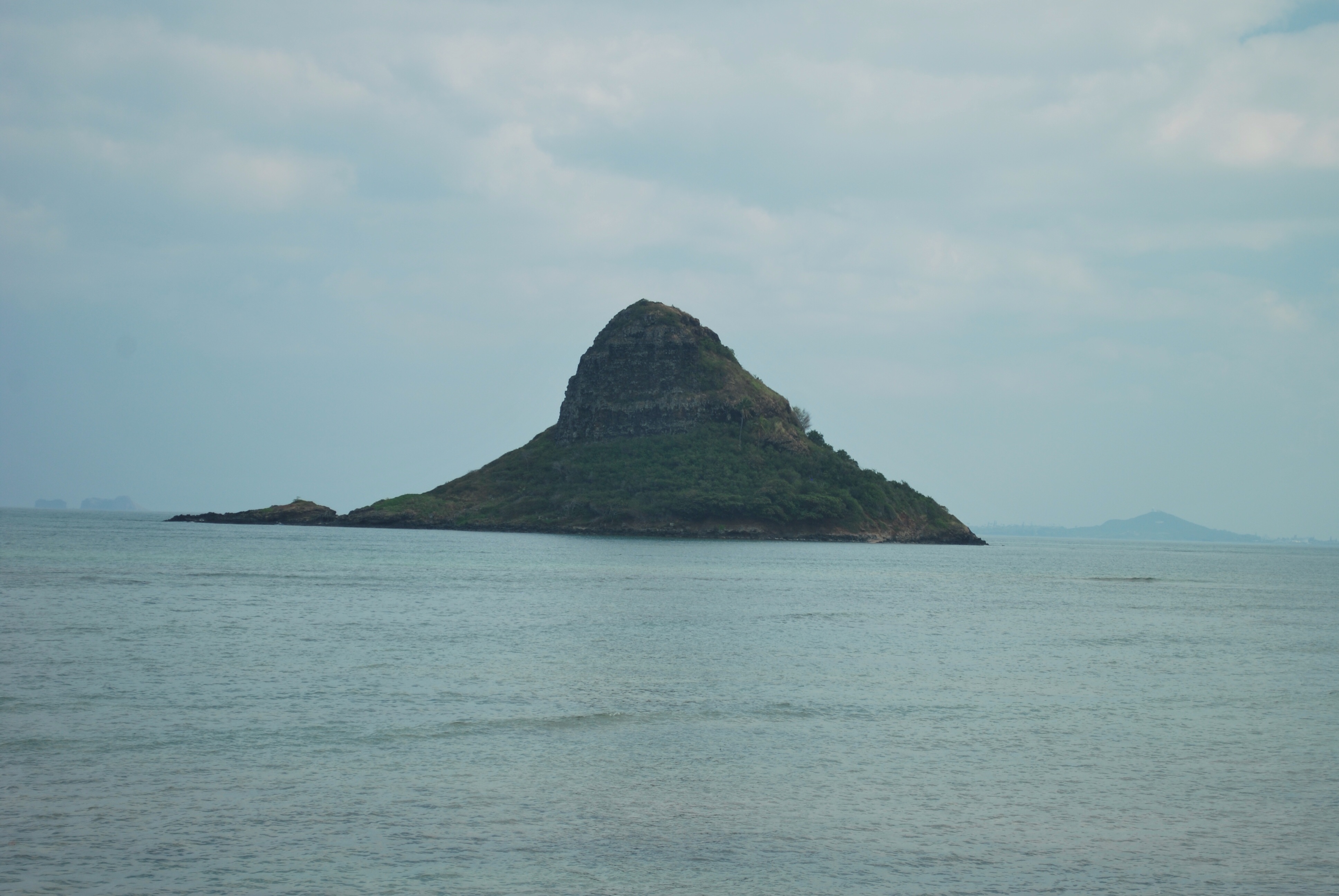 Chinaman's Hat in Hawaii with kids