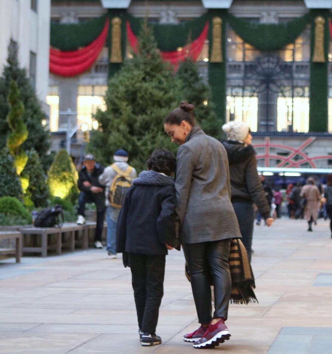 family at rockefeller center