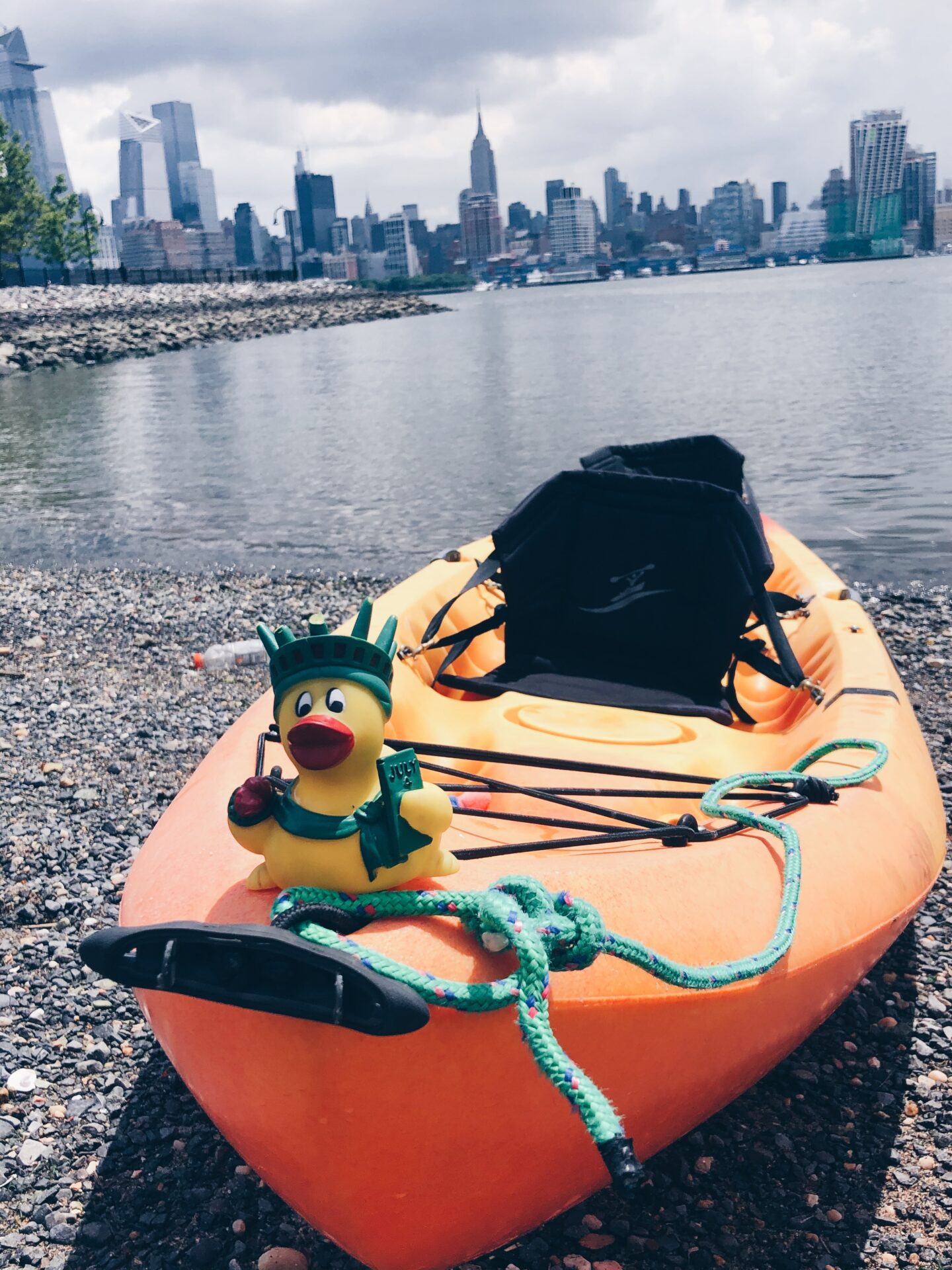 kayak with new york city view