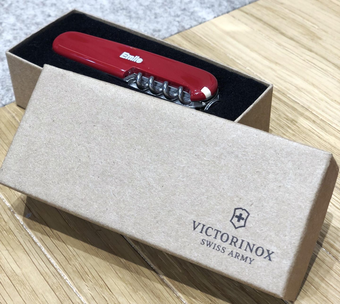 Victorinox - swiss army knife 