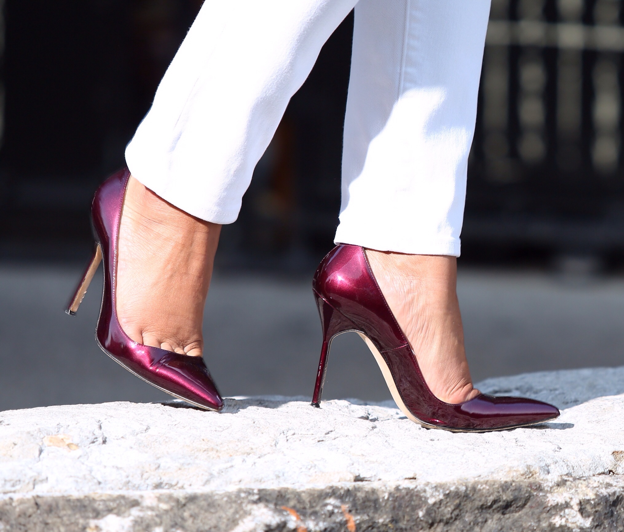 burgundy manolo blahnik